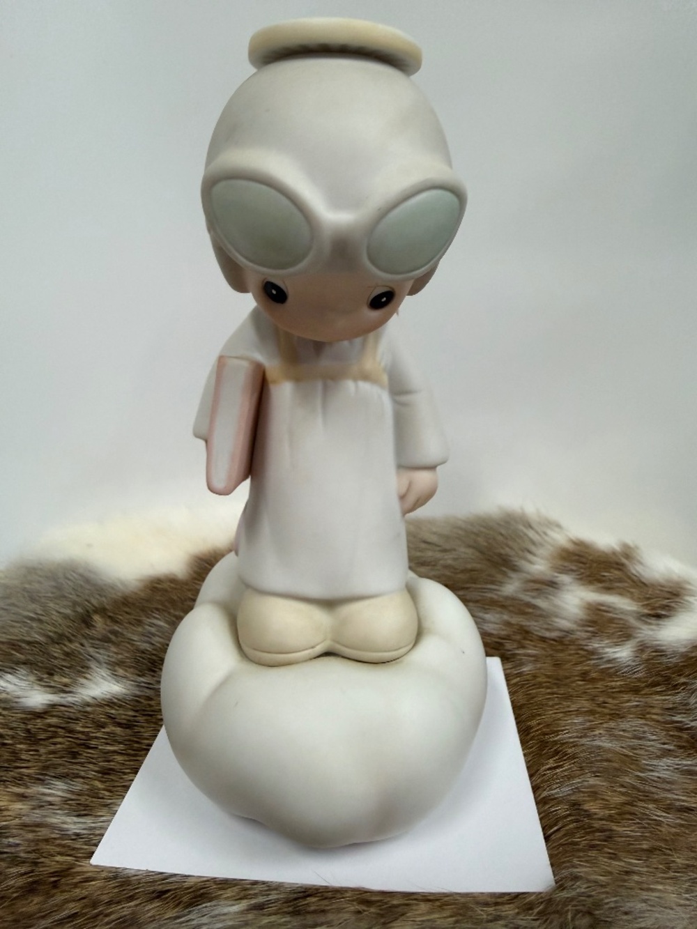 Precious Moments- Trust Figurine- EJ524